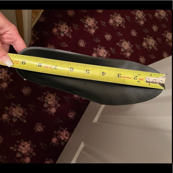 Authentic Louis Vuitton sneakers - Picture 6 of 6